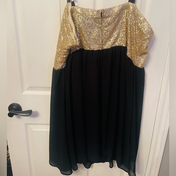 Gold and black dress - Picture 2 of 5